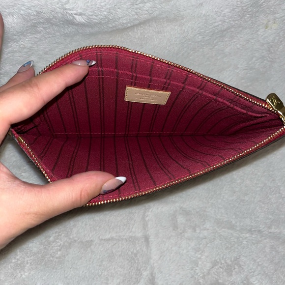 Louis Vuitton Neverfull PM with Pouch - Picture 14 of 16